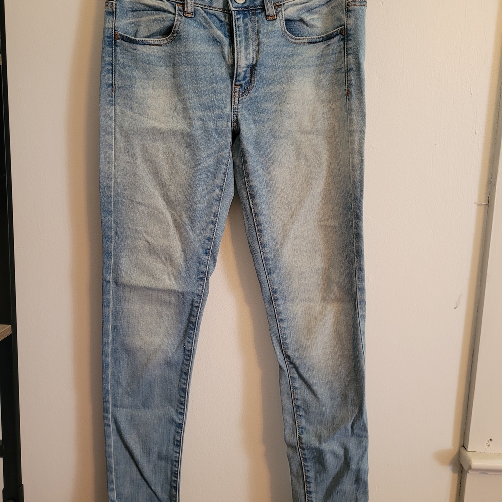 American Eagle Outfitters Light Wash Skinny Jeans